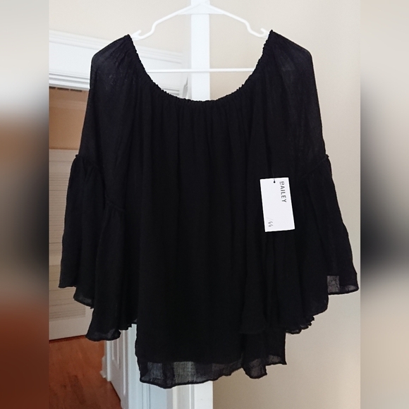 BAILEY 44 black Bell sleeve top size M - Picture 1 of 13